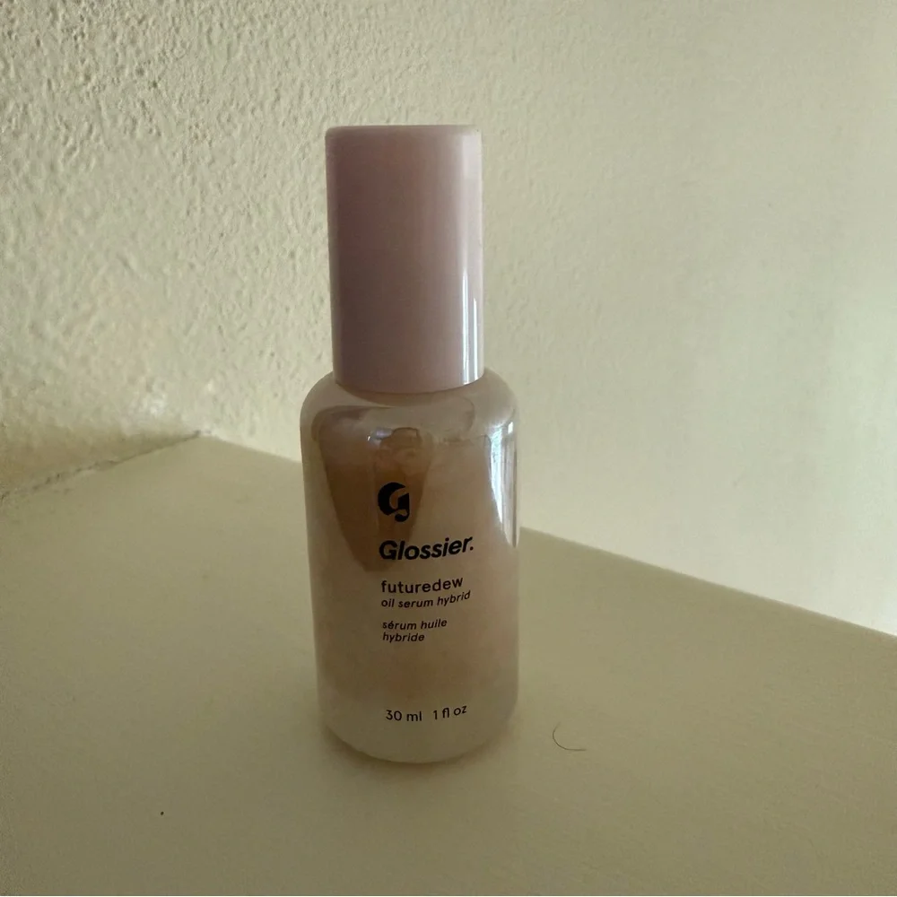 Glossier Futuredew Facial Oil-Serum Hybrid 1.0 oz - Picture 2 of 6